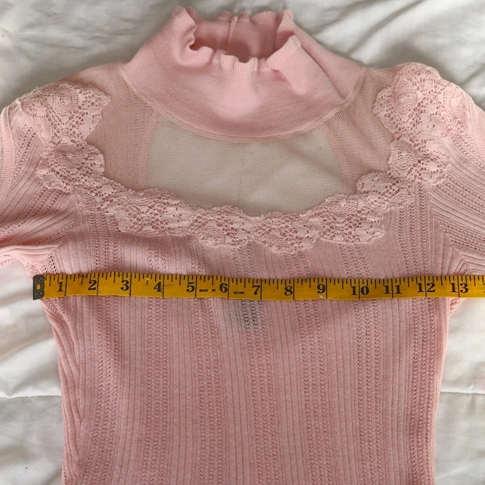 Gorgeous Free People Pink Turtleneck long sleeves with lace details, Small - Picture 9 of 10